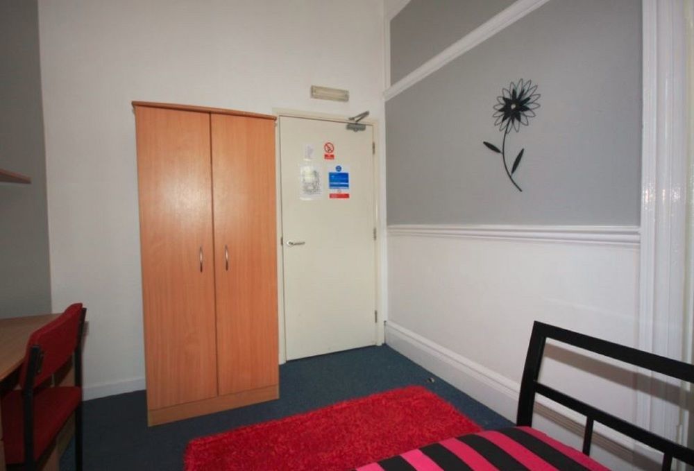 Bridgewood House Hotel Стафорд Екстериор снимка